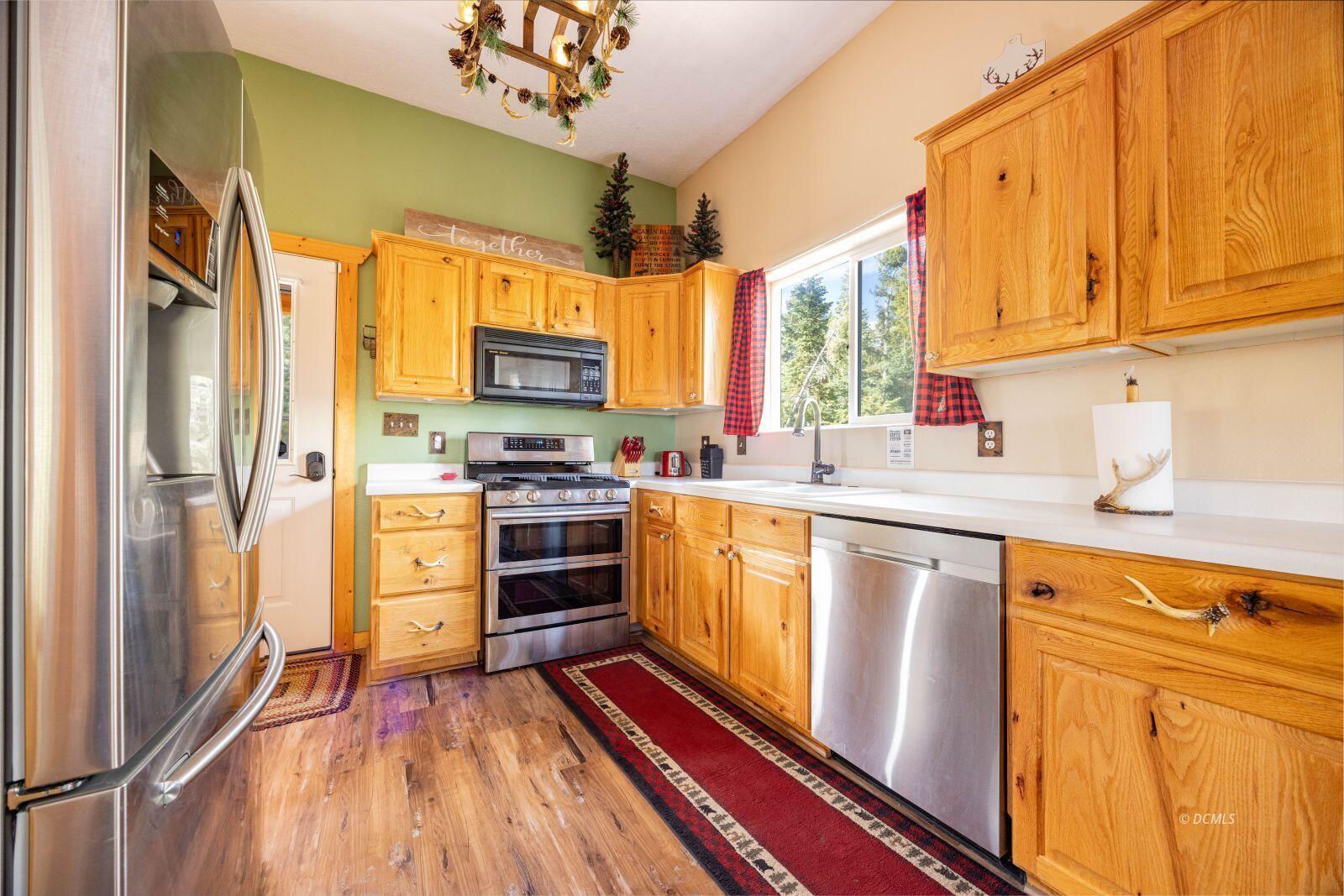 240 E Rim RD, Duck Creek Village, photo 8 of 44
