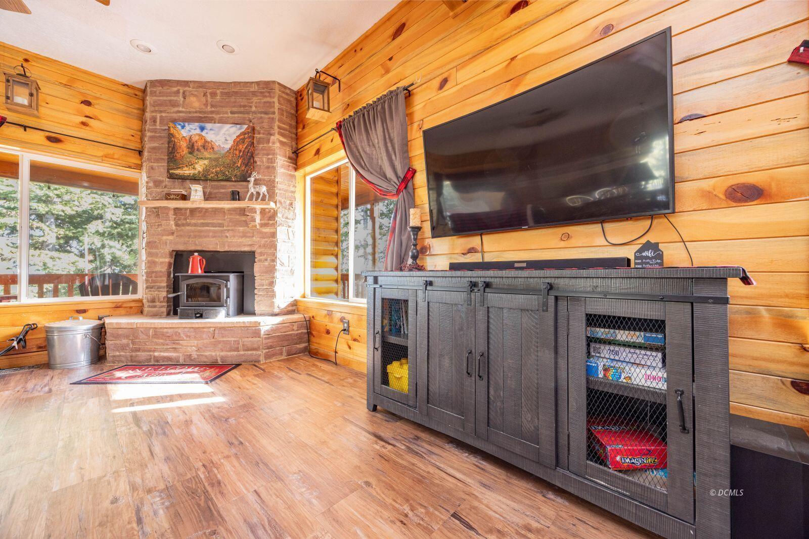 240 E Rim RD, Duck Creek Village, photo 16 of 44