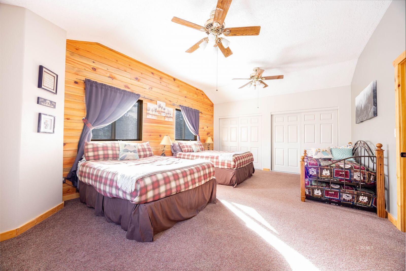 240 E Rim RD, Duck Creek Village, photo 17 of 44