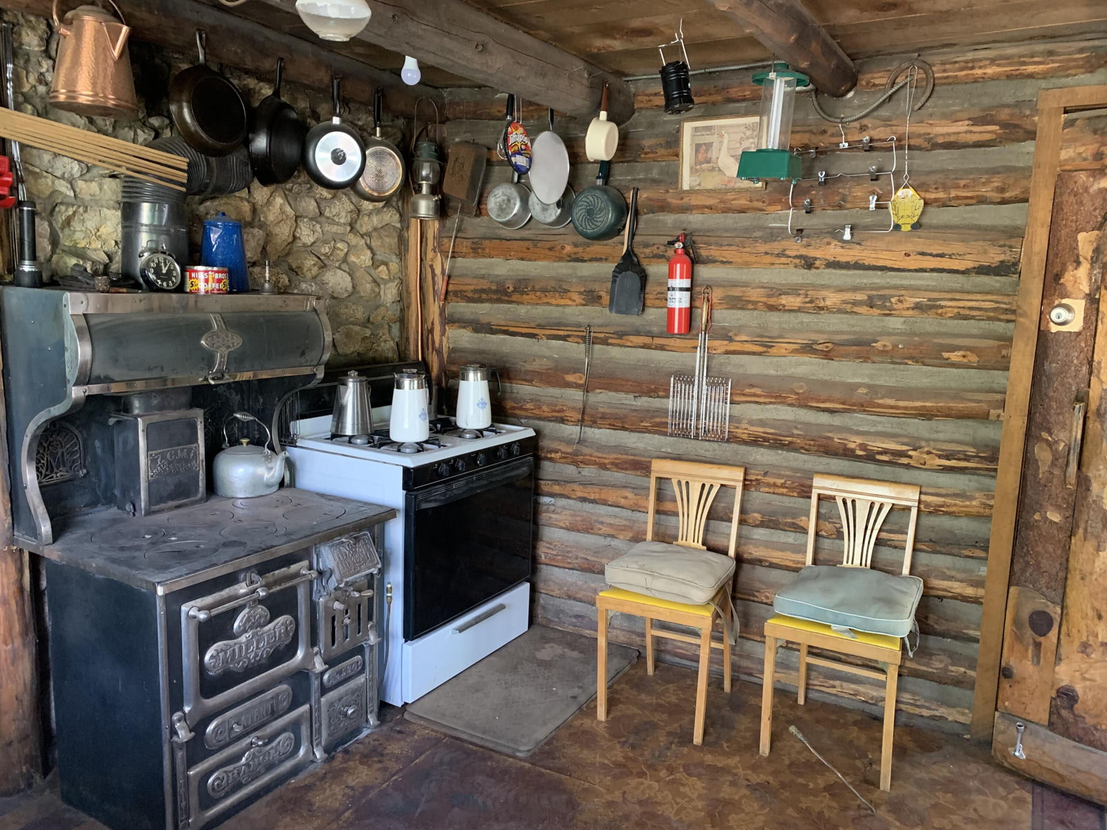 3740 N Rays Navajo View S, Duck Creek Village, photo 2 of 12