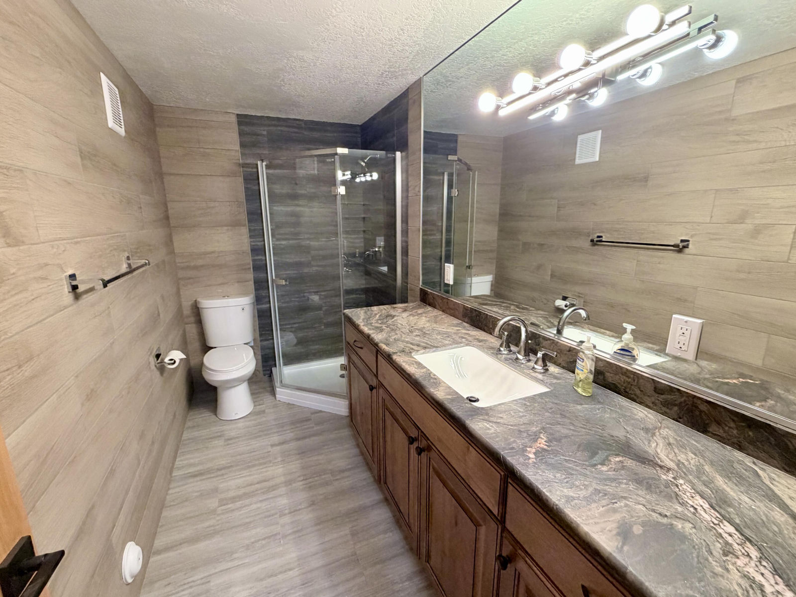 985 N Russel RD, Hatch, photo 17 of 43