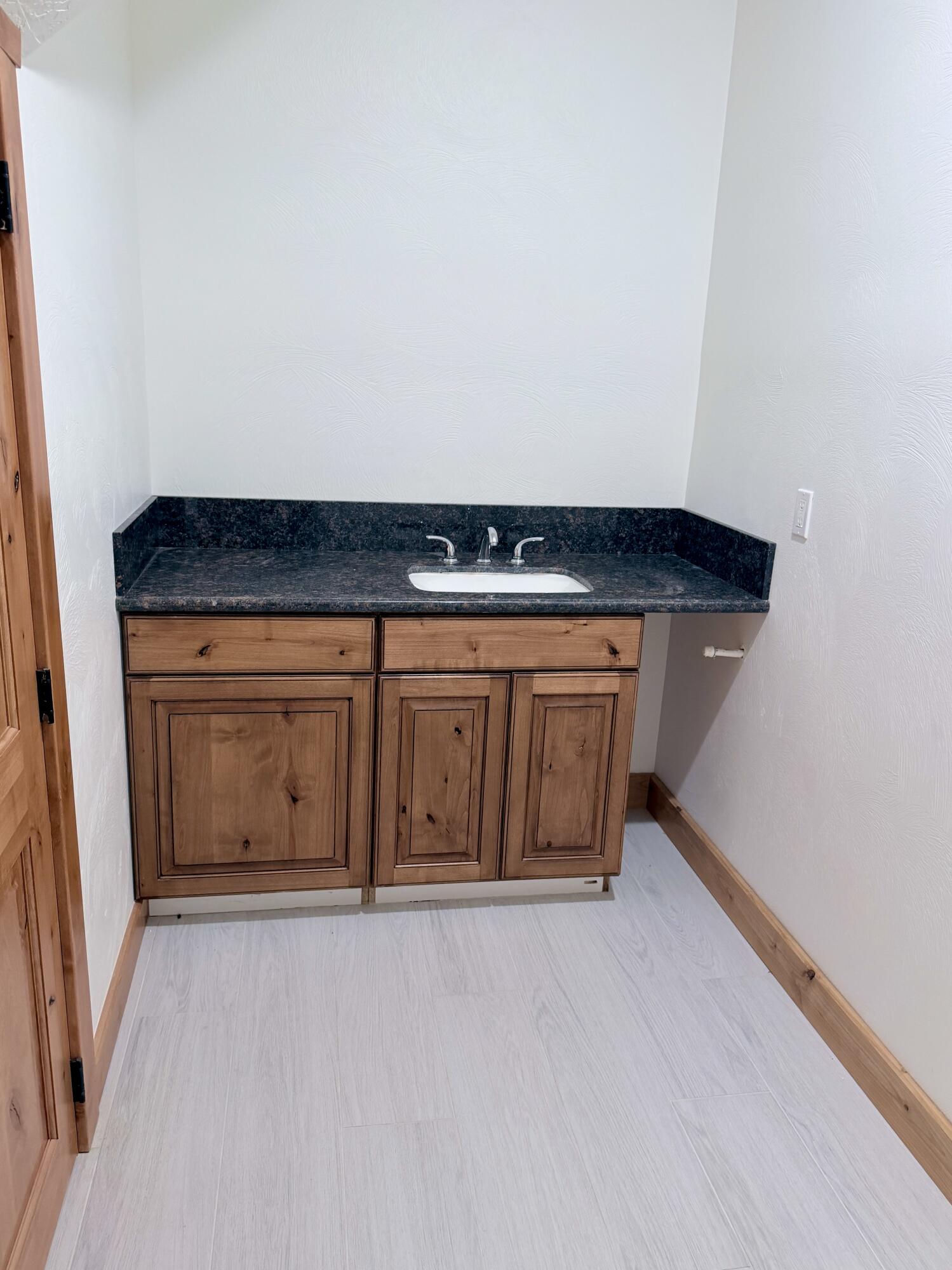 985 N Russel RD, Hatch, photo 28 of 43