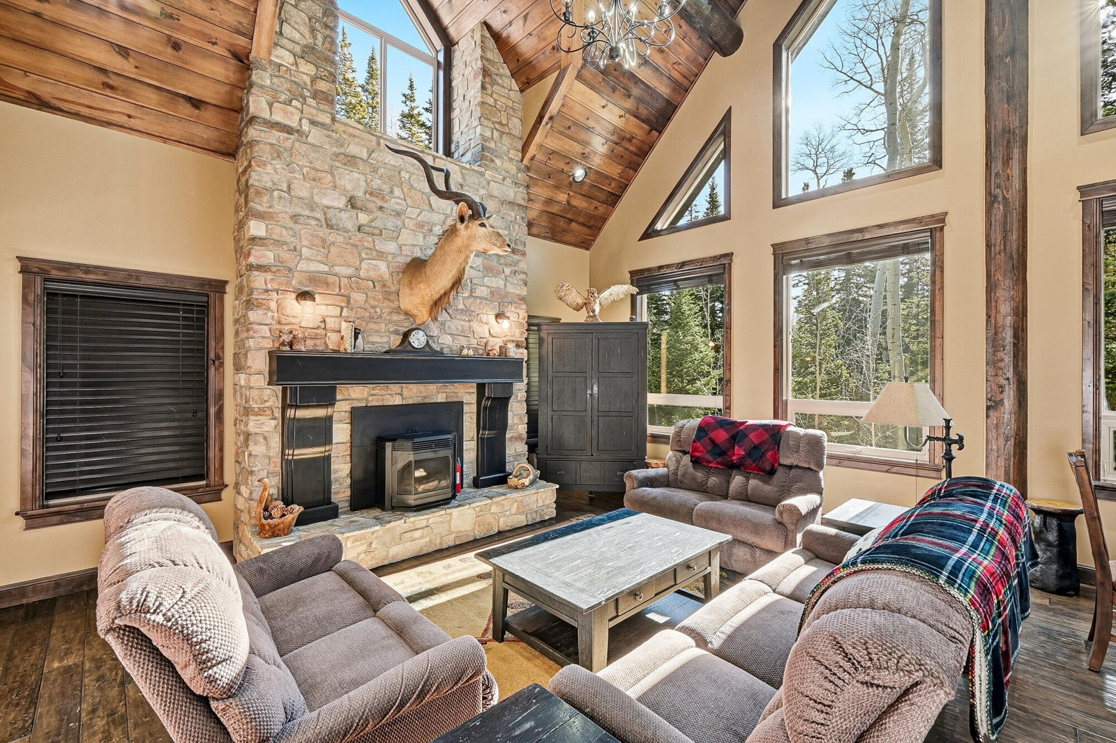391 N Falcon CT, Brian Head, photo 13 of 58