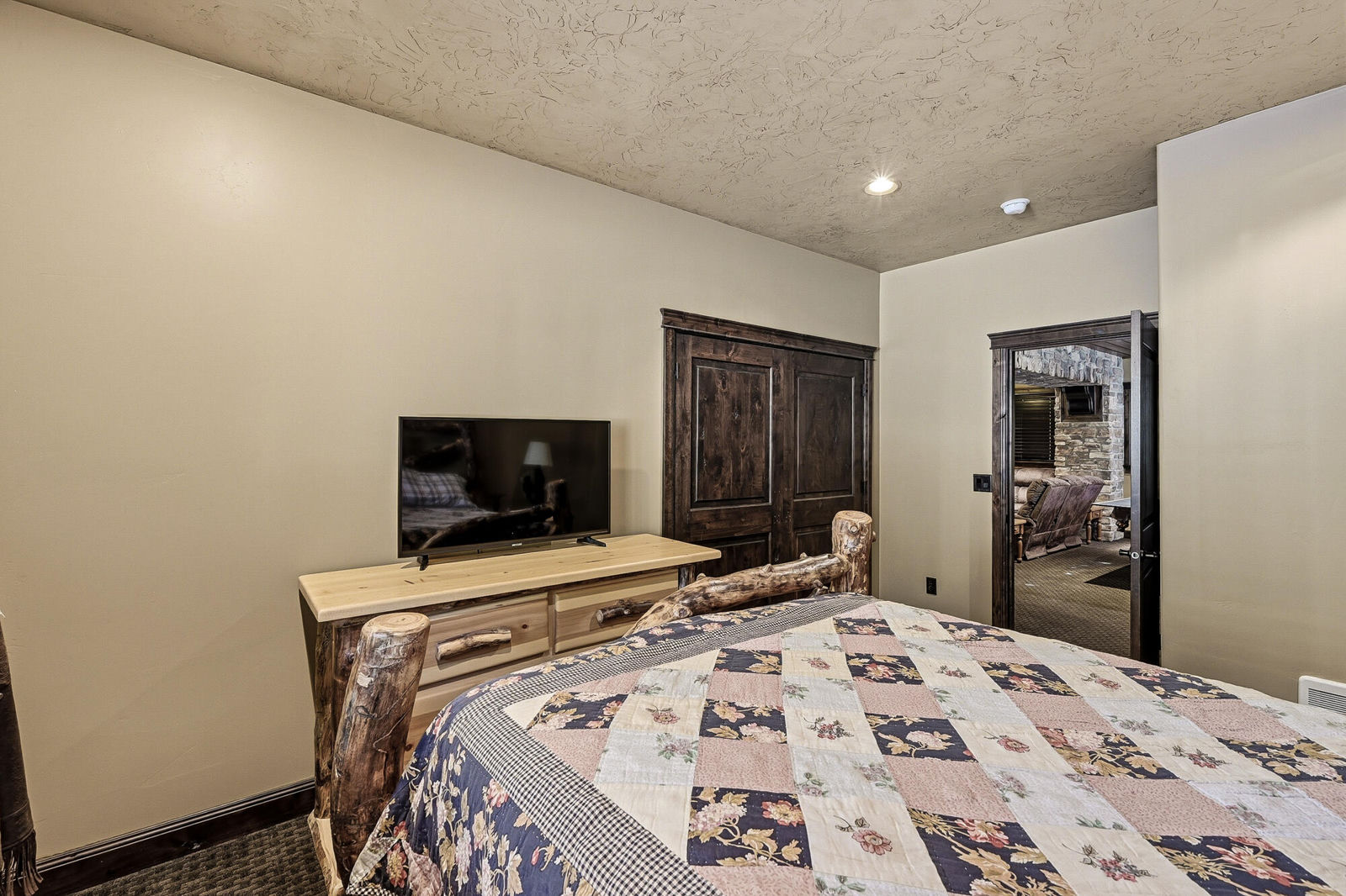 391 N Falcon CT, Brian Head, photo 39 of 58