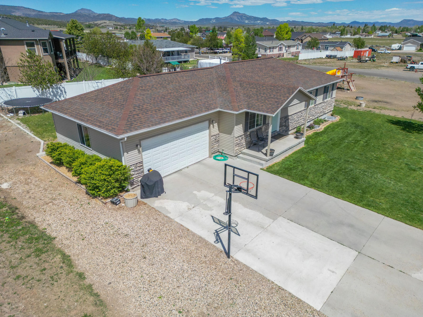 918 S 190 E, Panguitch, photo 3 of 77