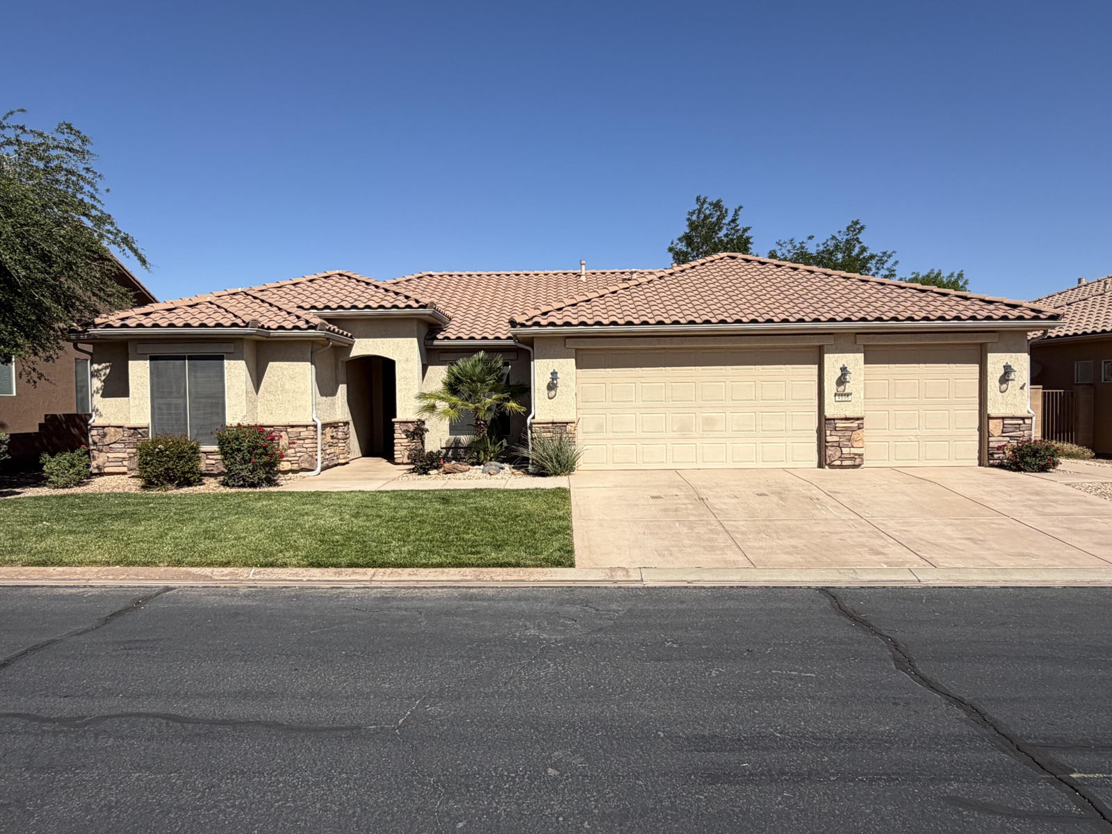 4996 Mosaic DR, St George, photo 4 of 41
