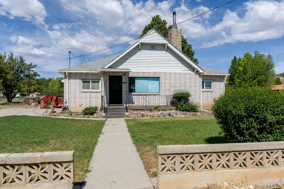 81 N 200 W, Tropic, photo 2