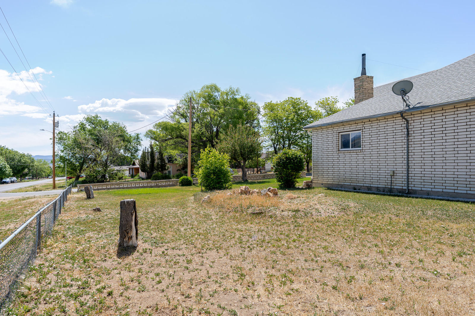 81 N 200 W, Tropic, photo 34 of 43