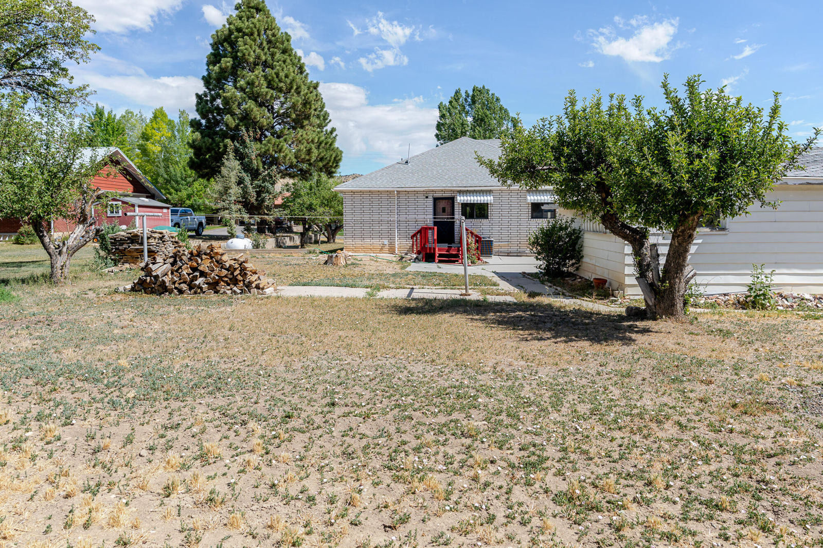81 N 200 W, Tropic, photo 42 of 43