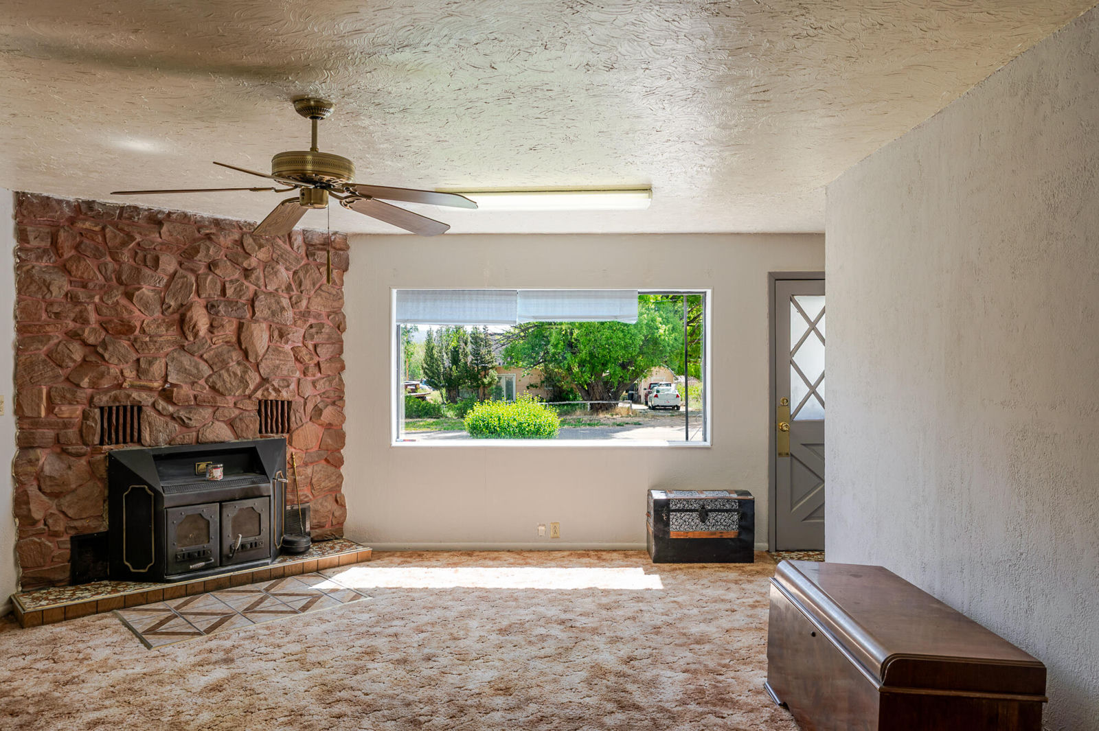 81 N 200 W, Tropic, photo 9 of 43