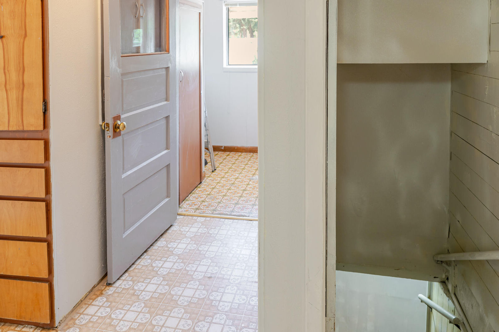81 N 200 W, Tropic, photo 15 of 43
