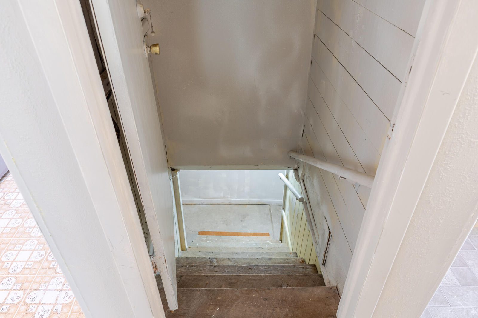 81 N 200 W, Tropic, photo 27 of 43