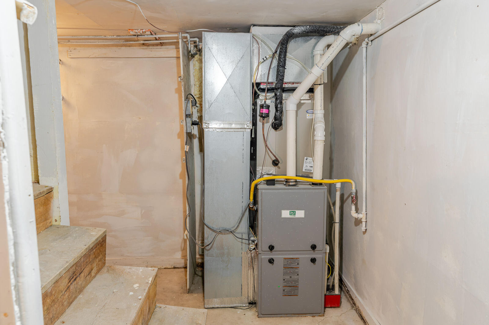 81 N 200 W, Tropic, photo 29 of 43