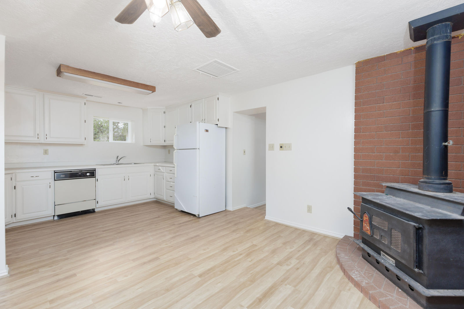 Sand Cove RD, Dammeron Valley, photo 27 of 28