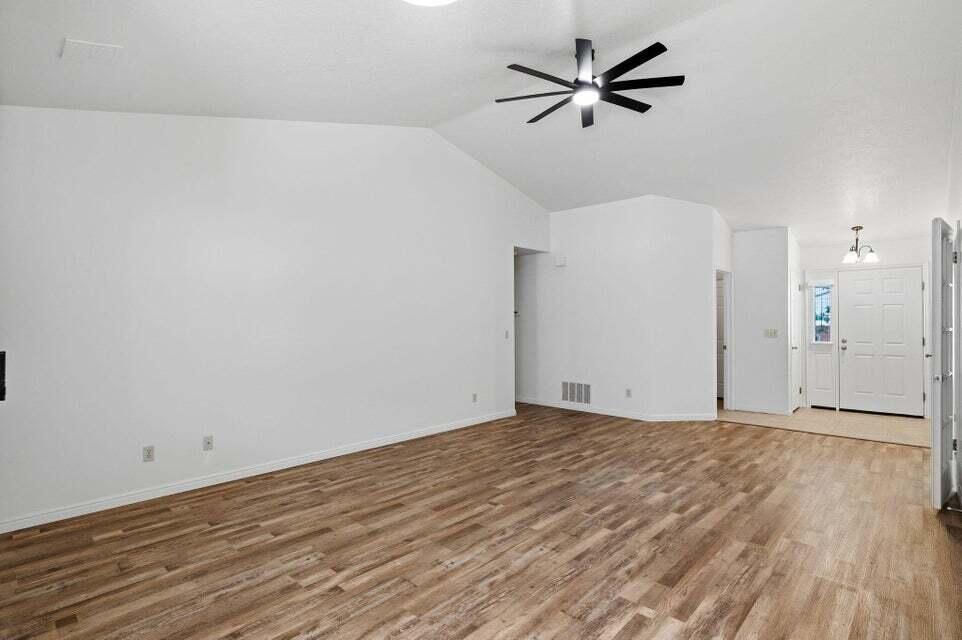 845 N Valley View DR, 401, St George, photo 7 of 37