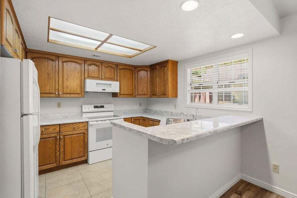 845 N Valley View DR, 401, St George, photo 9 of 37