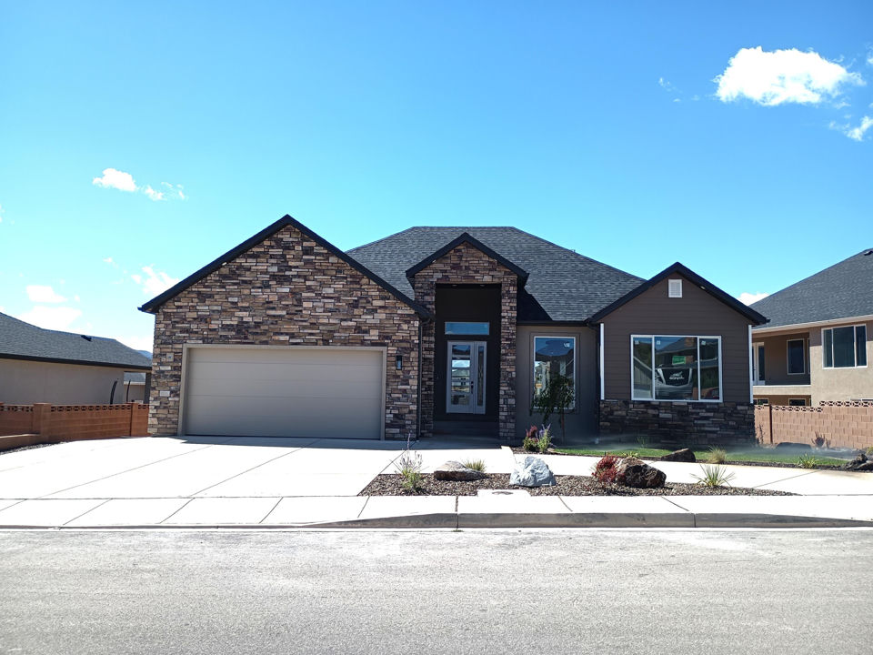 2879 W Eagle DR, Cedar City, photo 2