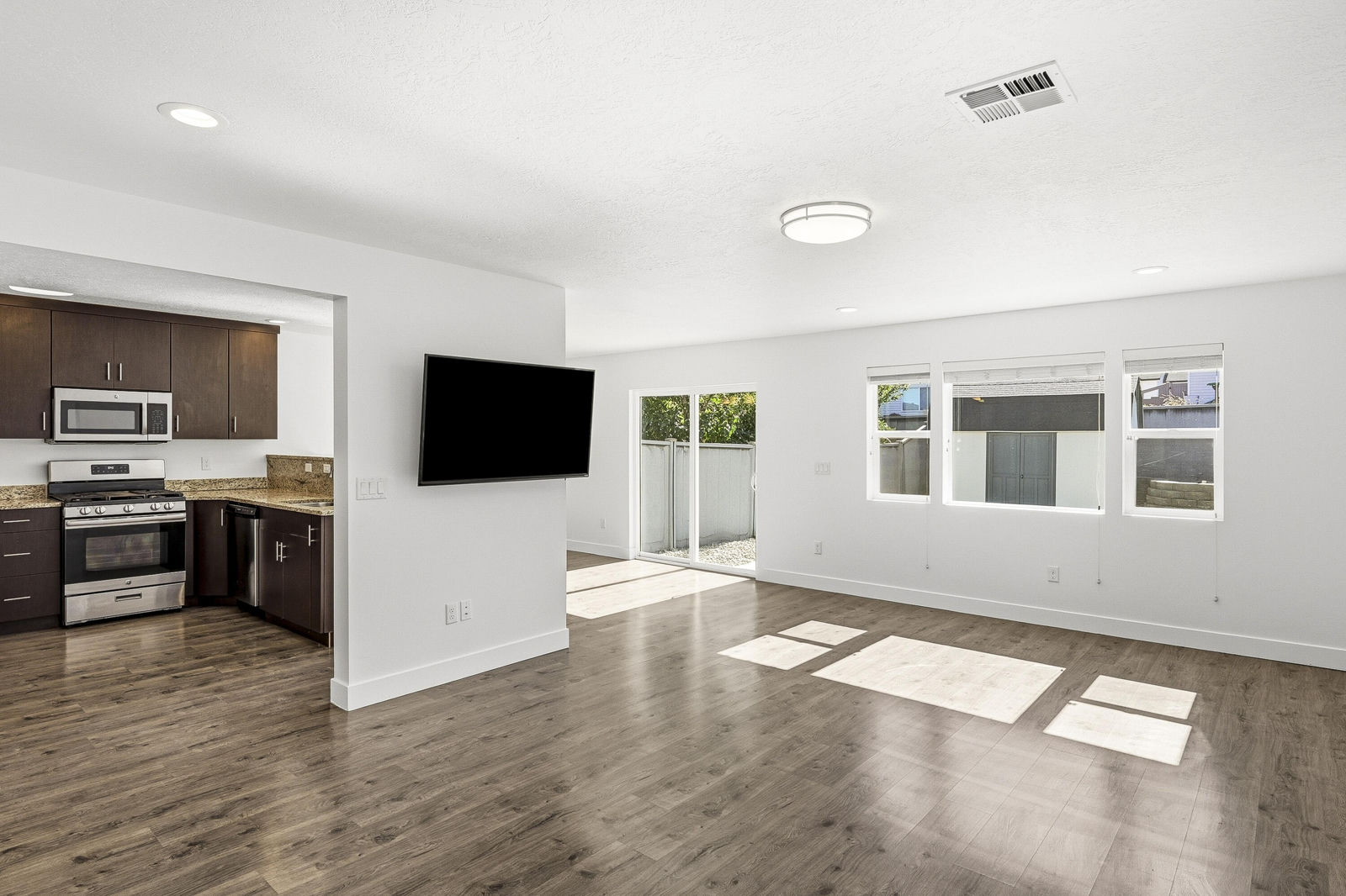 879 S 25 W, Cedar City, photo 4 of 44