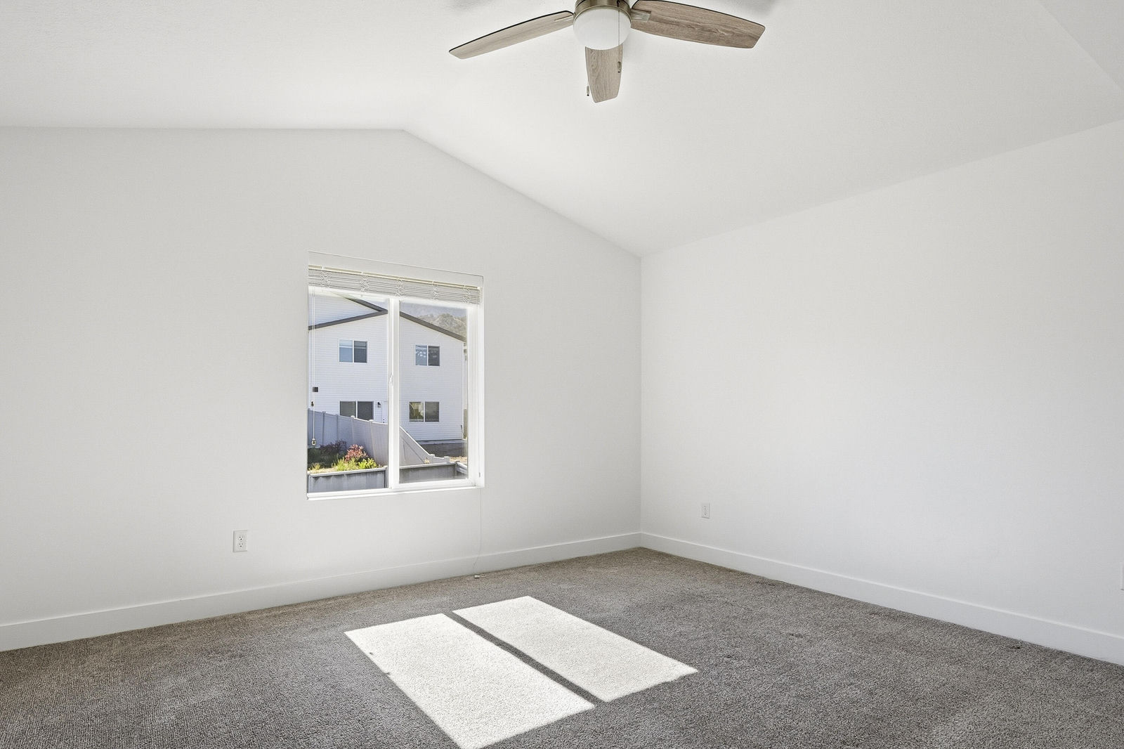 879 S 25 W, Cedar City, photo 17 of 44