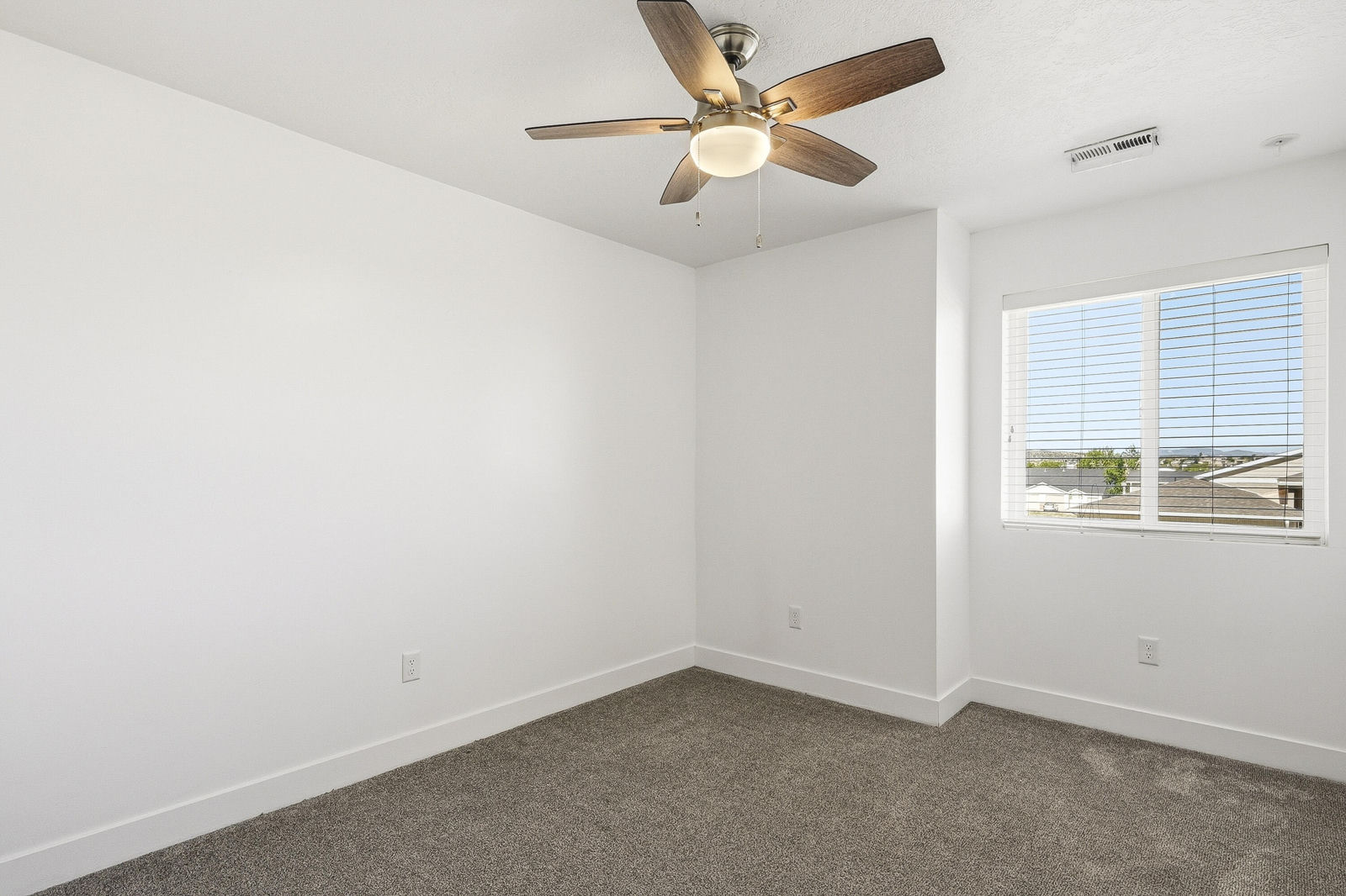 879 S 25 W, Cedar City, photo 24 of 44