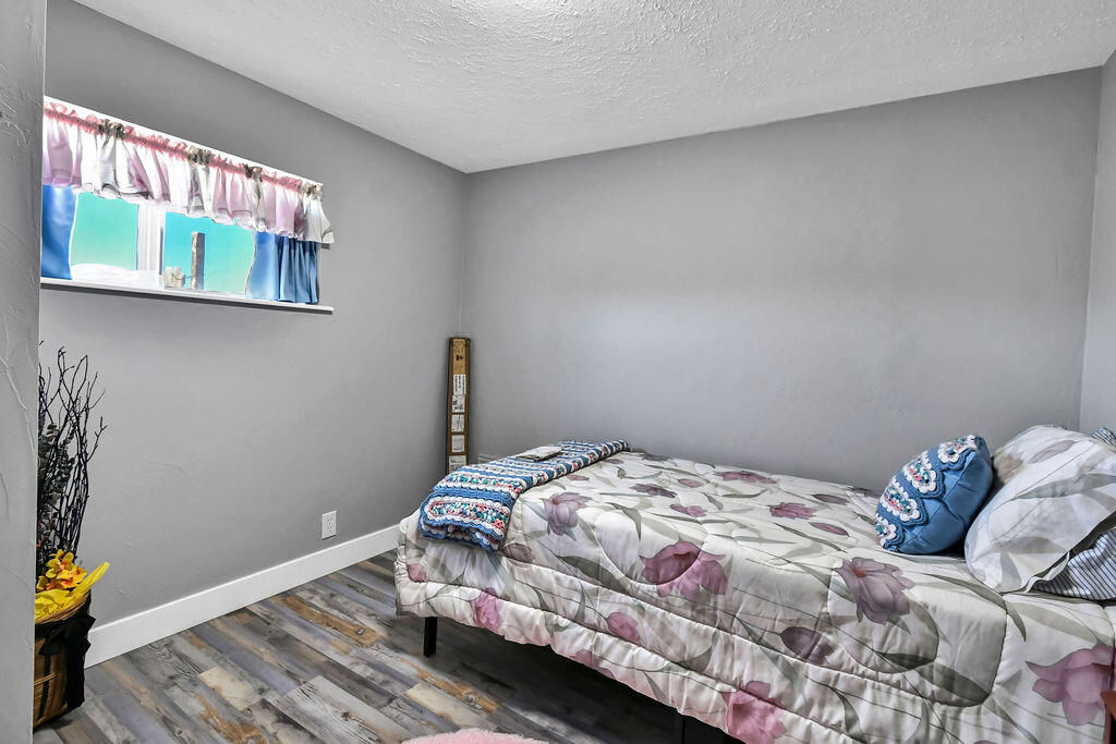 230 N 300 E, Bicknell, photo 27 of 45