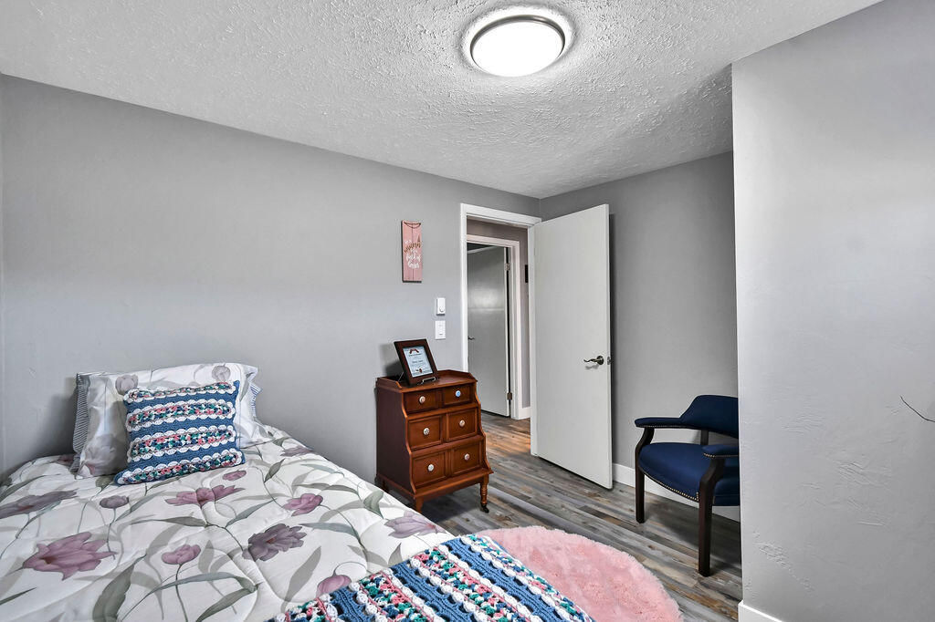 230 N 300 E, Bicknell, photo 26 of 45