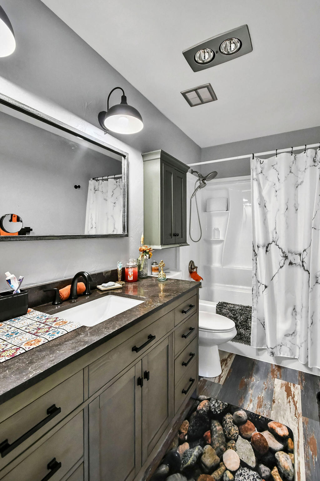 230 N 300 E, Bicknell, photo 15 of 45