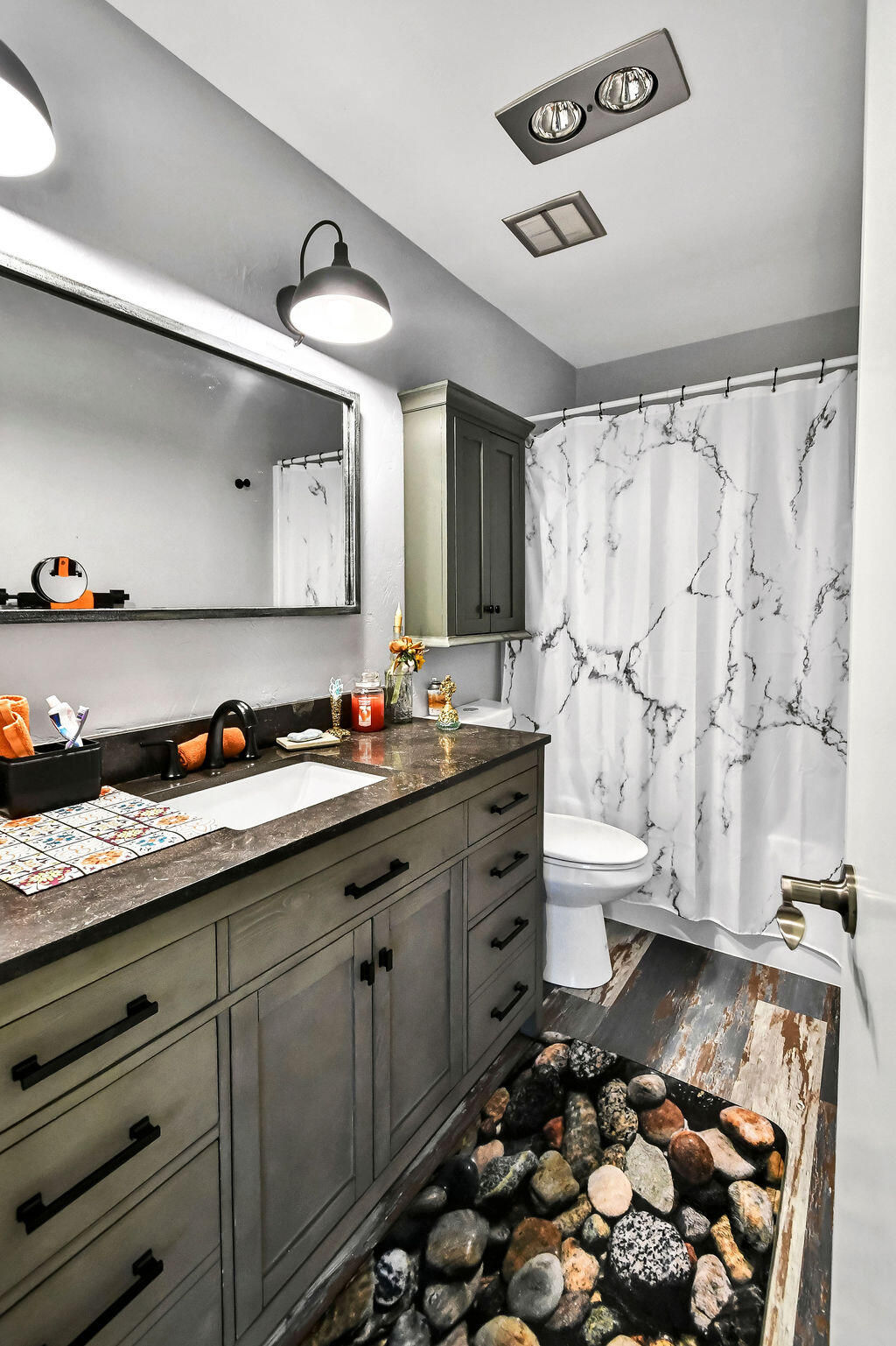 230 N 300 E, Bicknell, photo 16 of 45