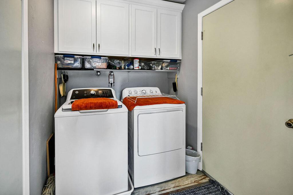 230 N 300 E, Bicknell, photo 11 of 45
