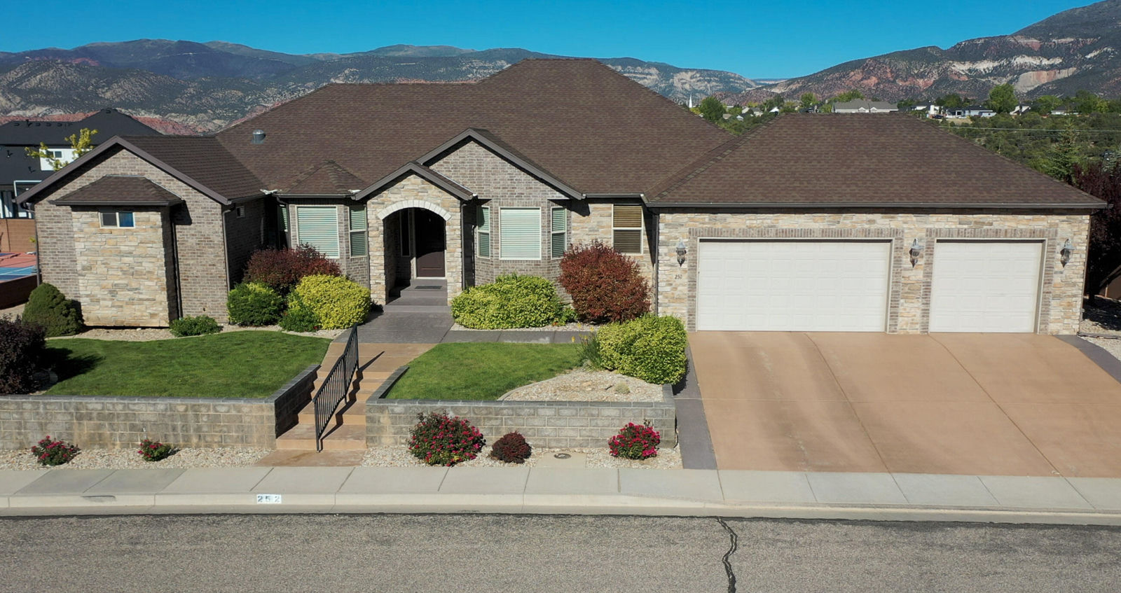 252 S Ridgeview W, Cedar City, photo 1