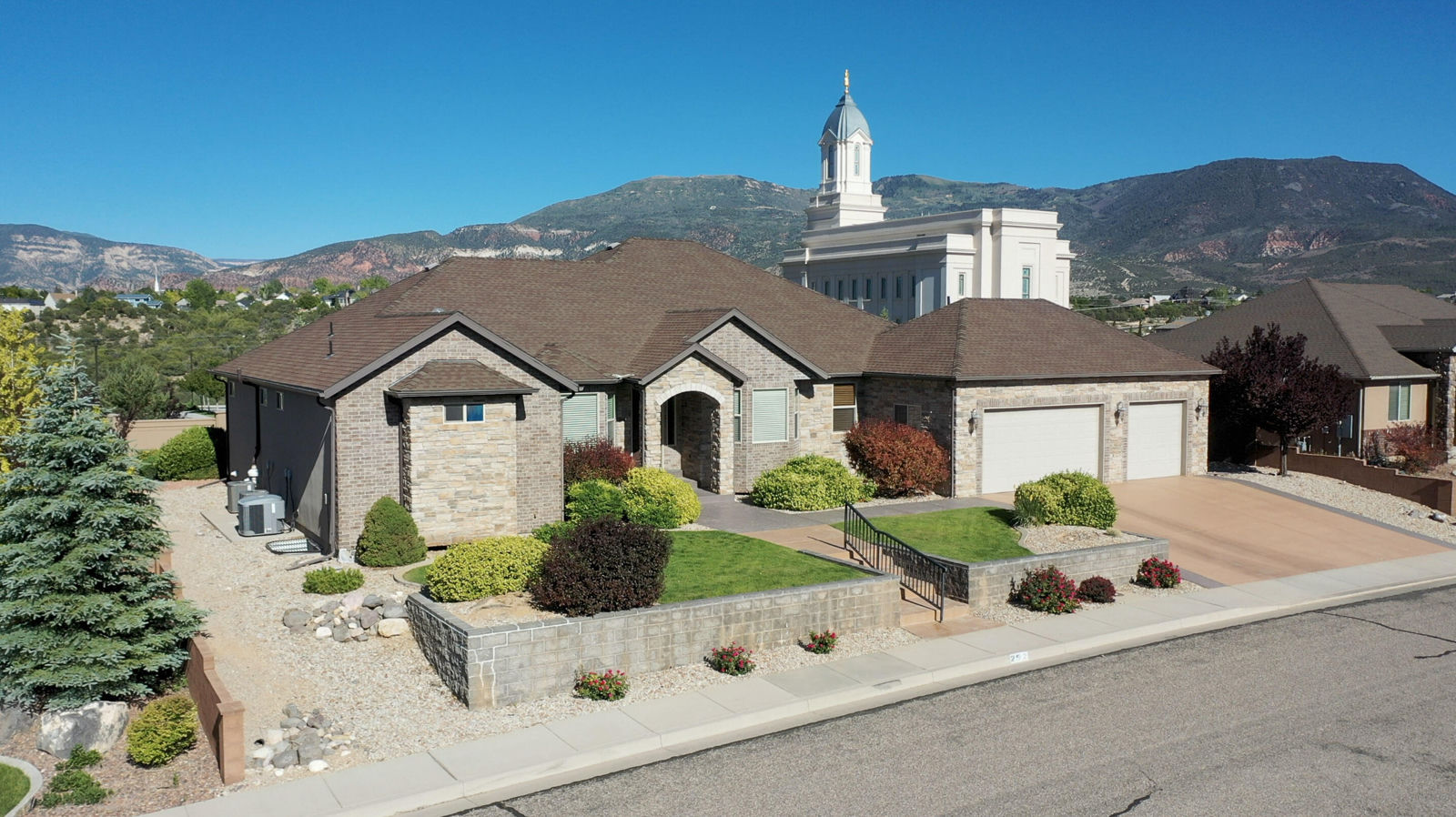 252 S Ridgeview W, Cedar City, photo 3 of 69