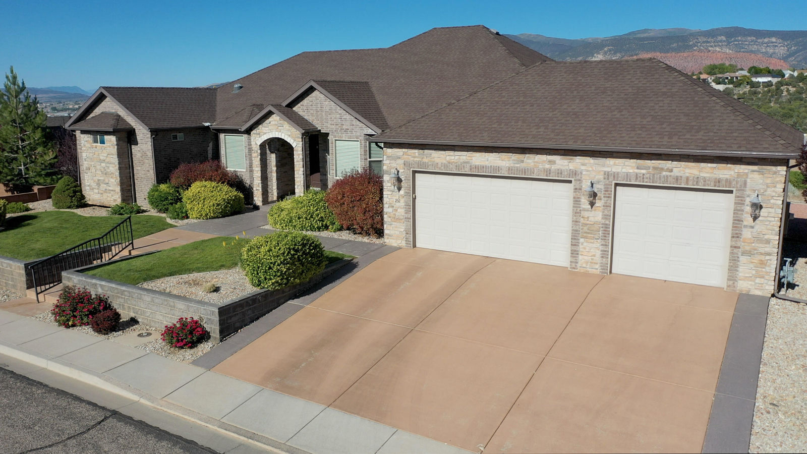 252 S Ridgeview W, Cedar City, photo 4 of 69