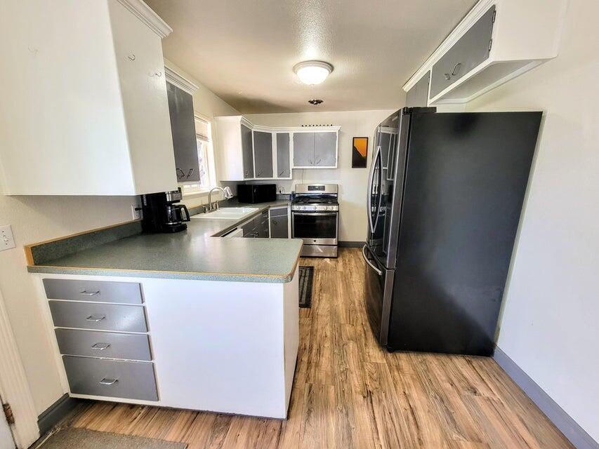 382 S 400 W, Milford, photo 13 of 54