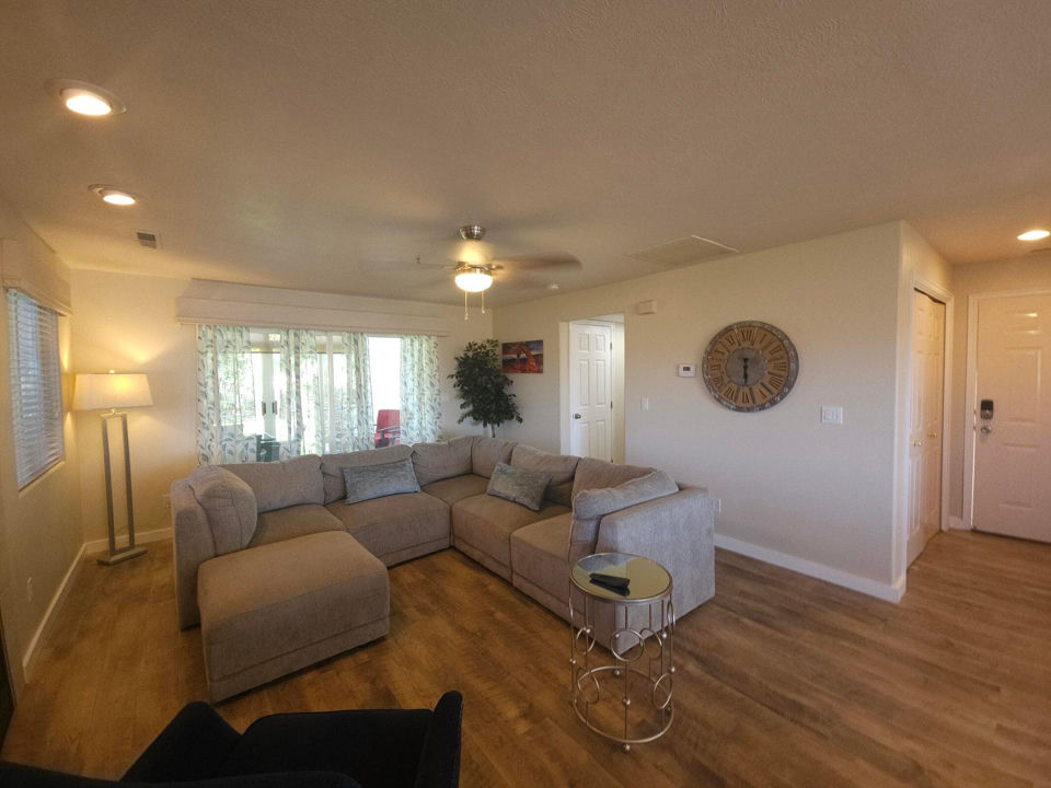 Property in St George, photo 2