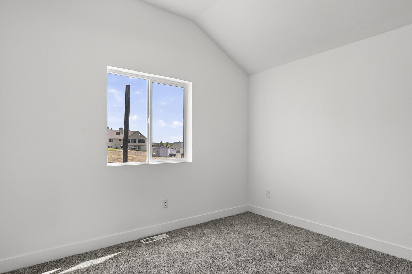 1822 E 5250 N, Enoch, photo 35 of 50