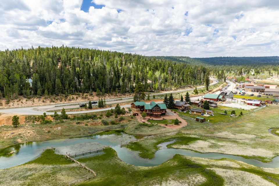 955 Movie Ranch RD, Duck Creek Village, photo 2