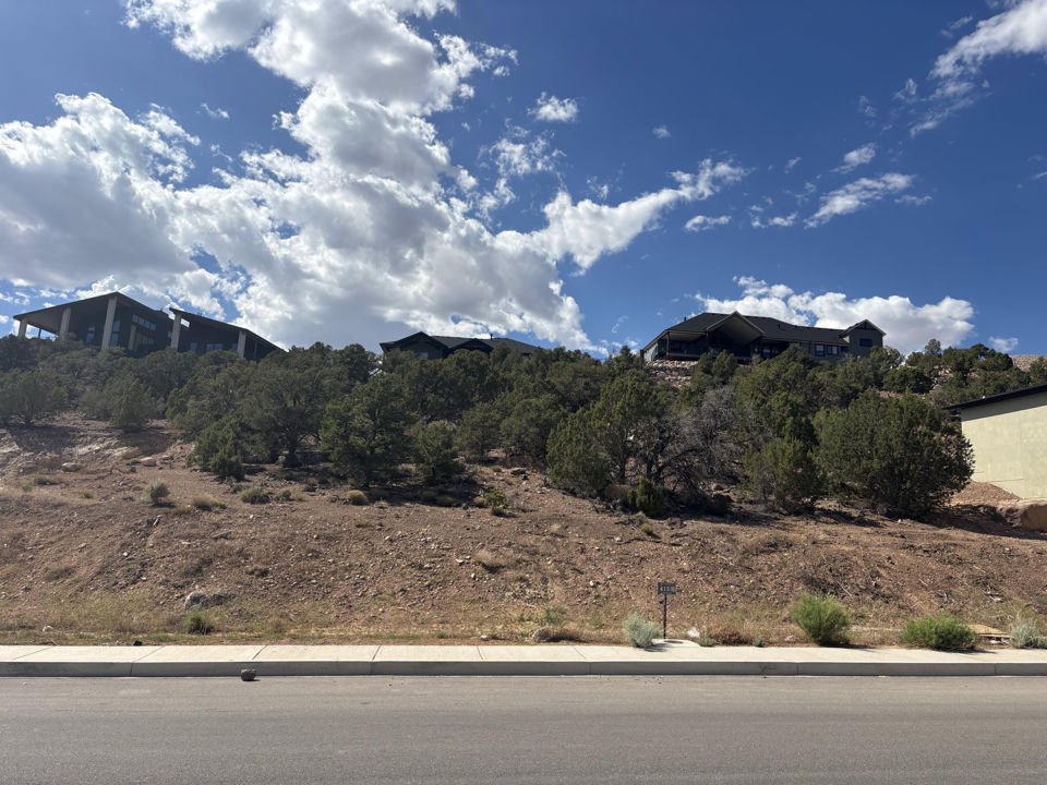 2814 W Rock Ridge RD, Cedar City