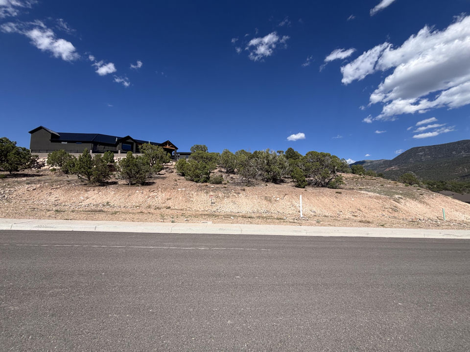 1813 S Twilight LN, Cedar City