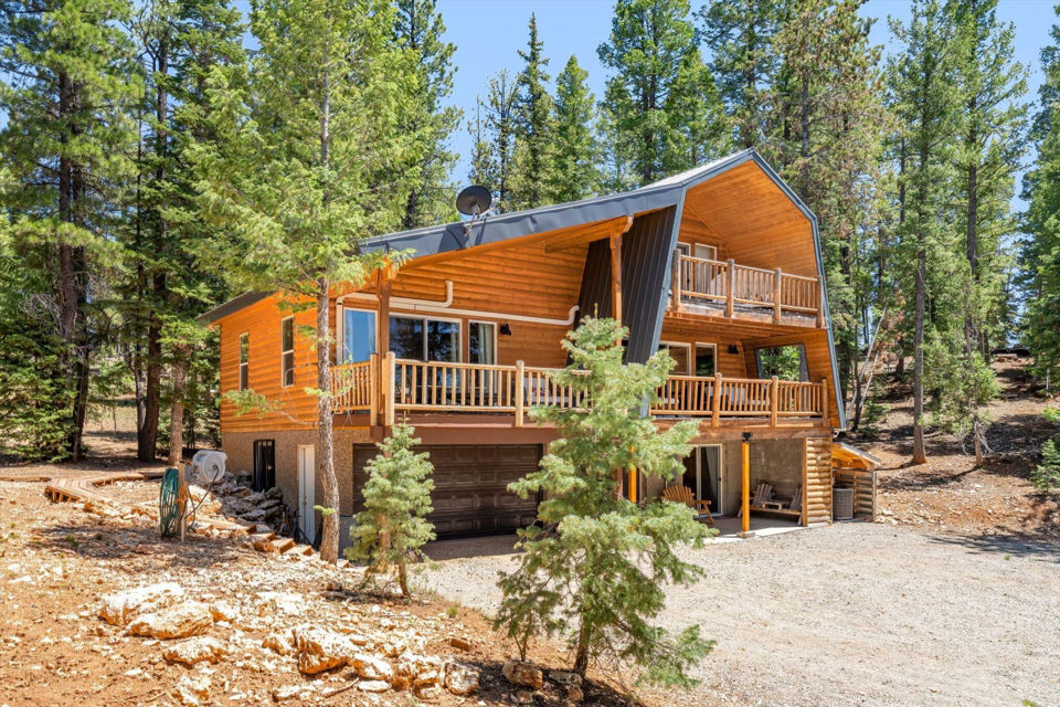 570 N Skyline CIR, Duck Creek Village, photo 3