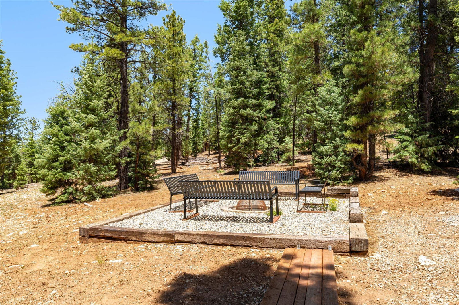 570 N Skyline CIR, Duck Creek Village, photo 8 of 82
