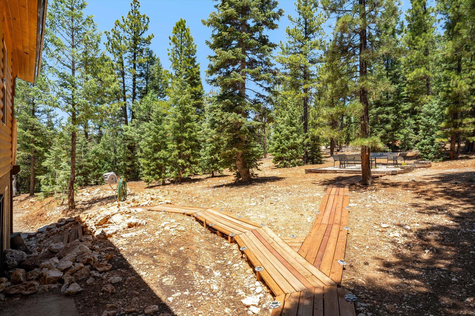 570 N Skyline CIR, Duck Creek Village, photo 9 of 82
