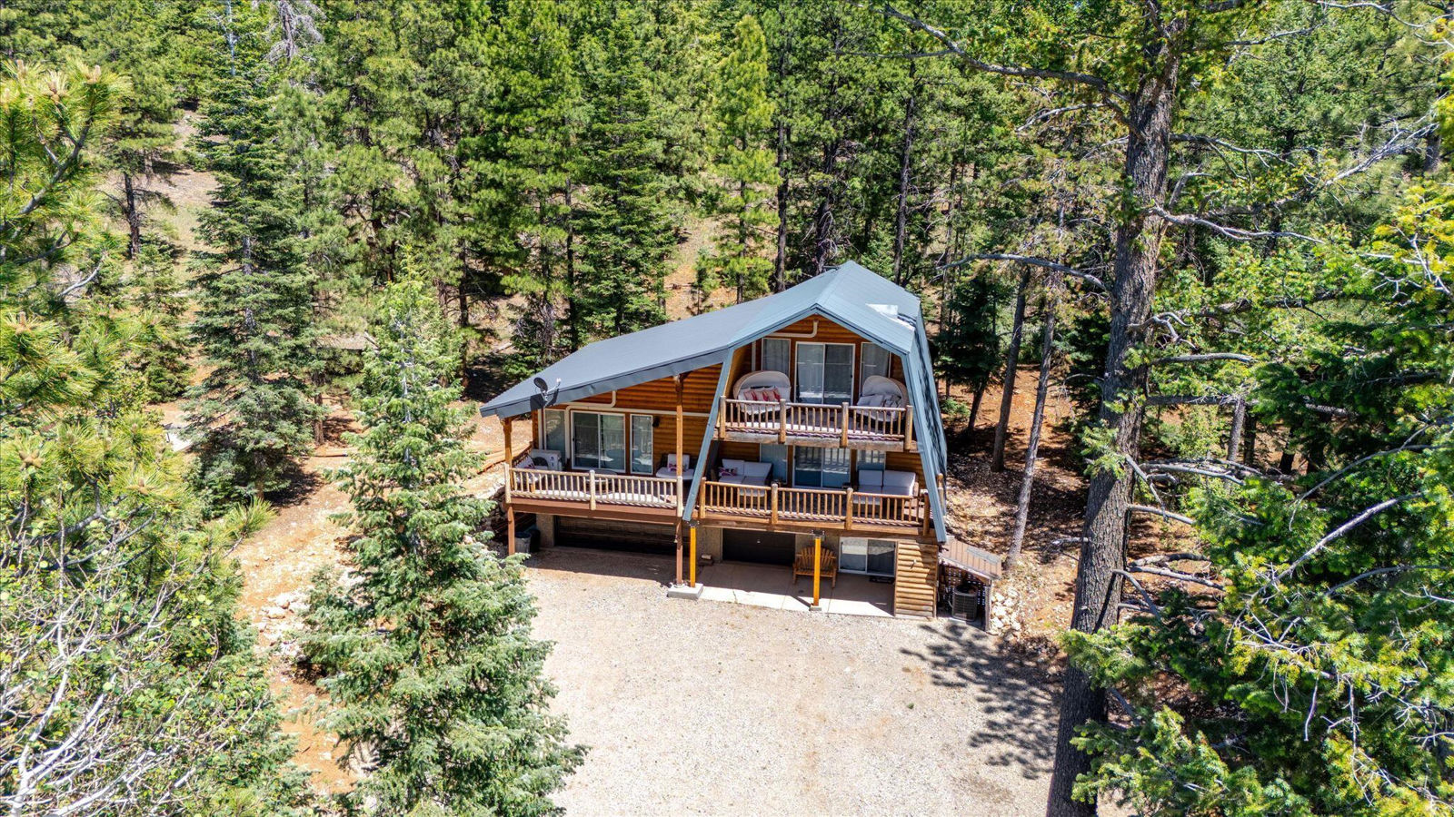 570 N Skyline CIR, Duck Creek Village, photo 61 of 82