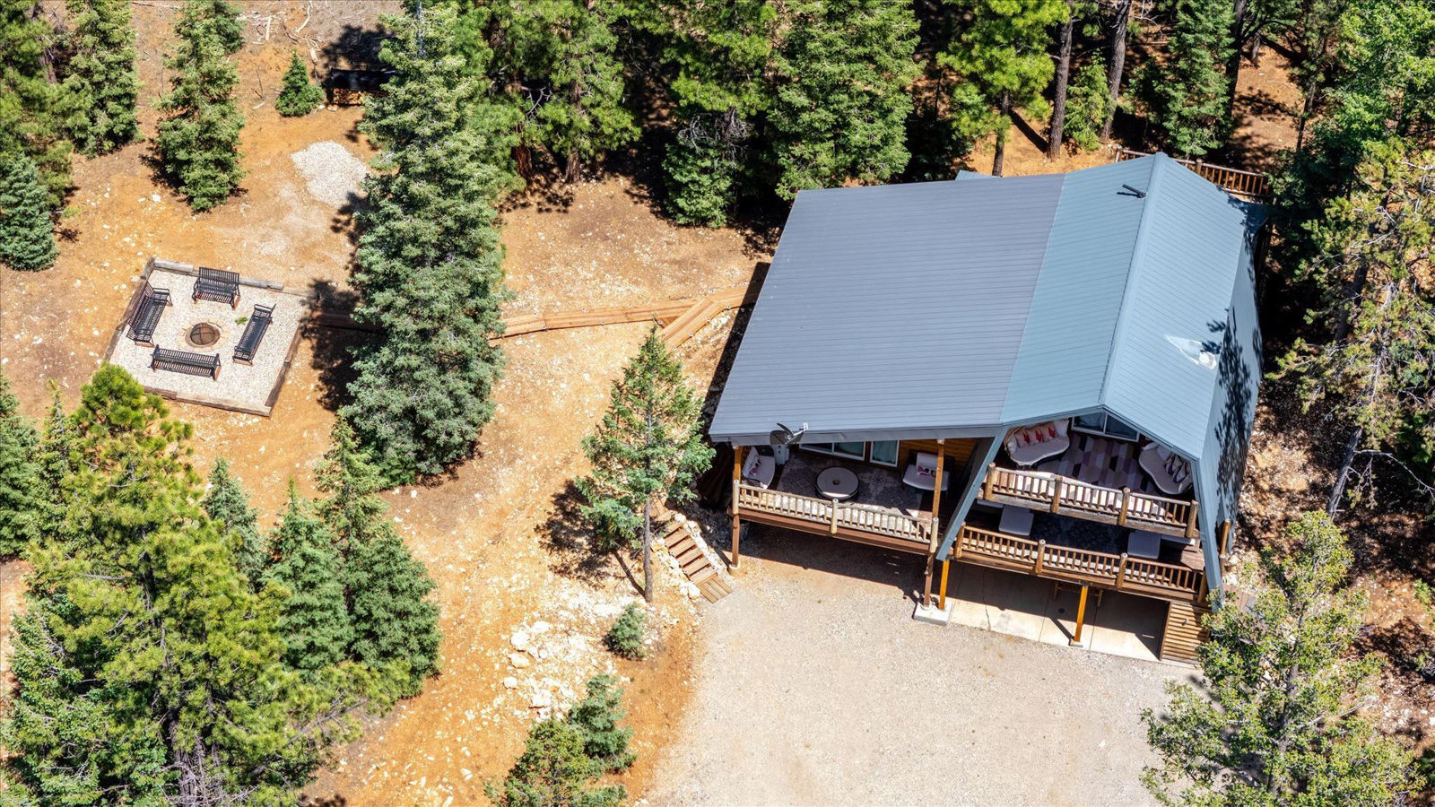 570 N Skyline CIR, Duck Creek Village, photo 62 of 82