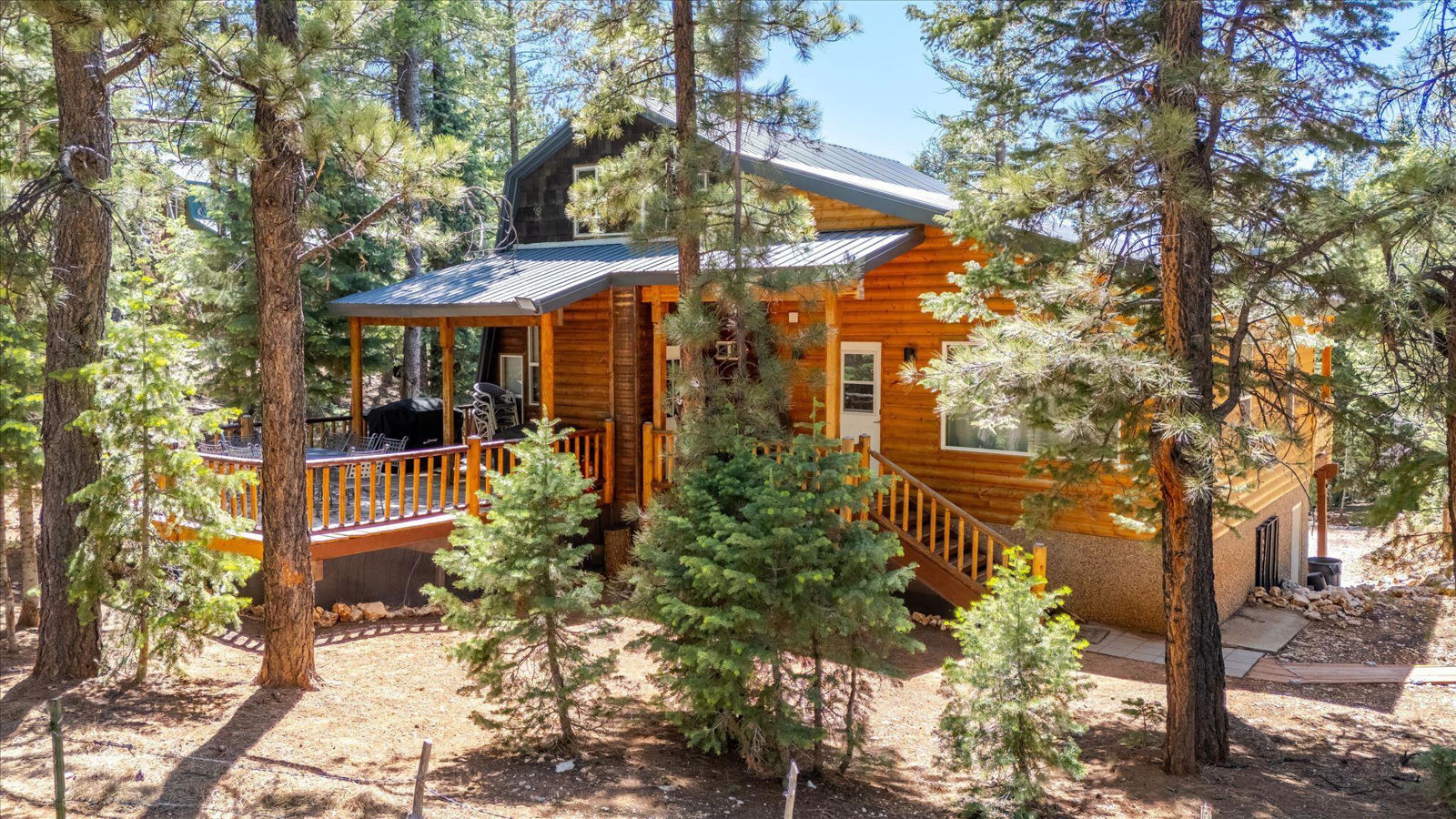 570 N Skyline CIR, Duck Creek Village, photo 75 of 82