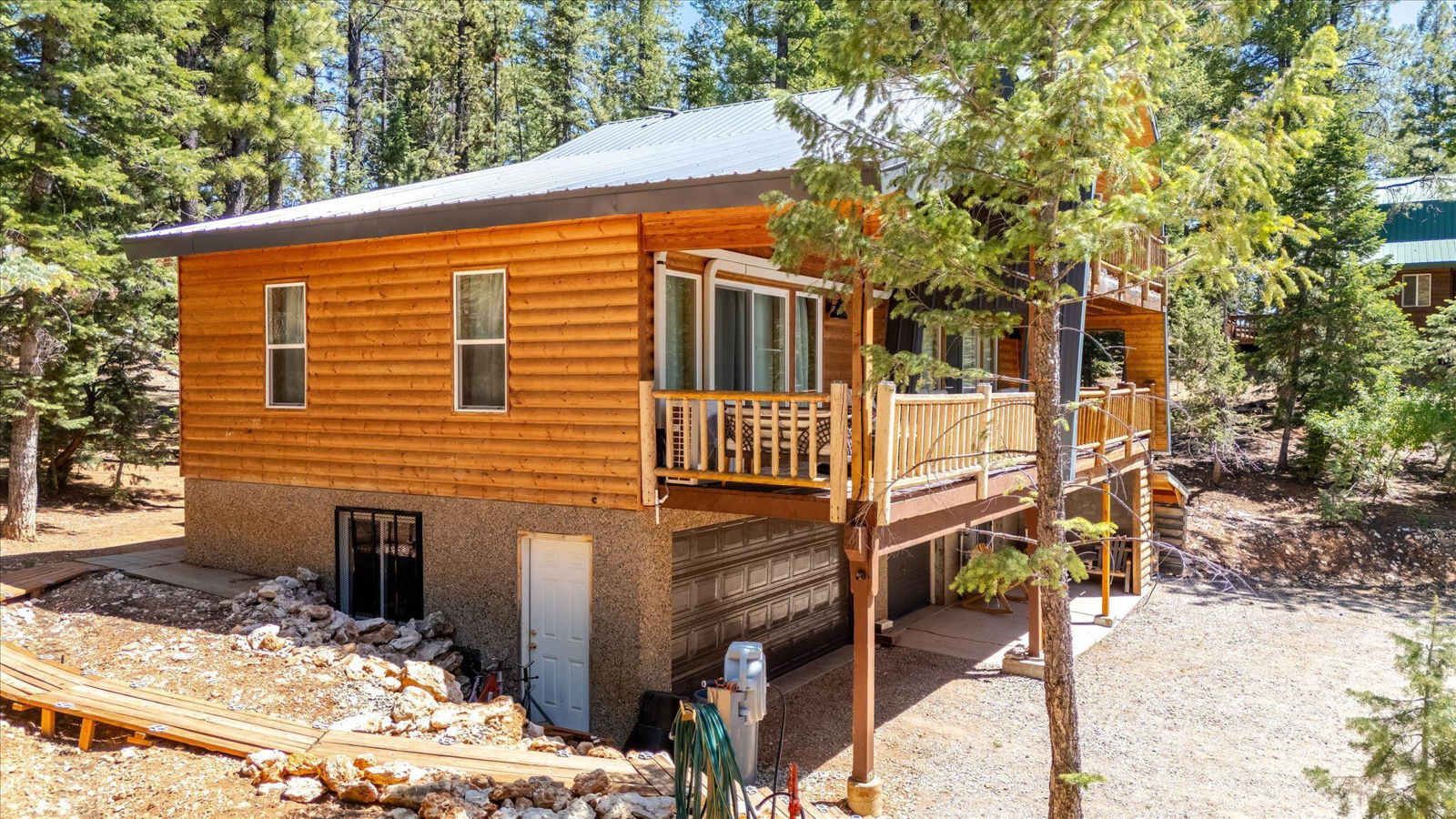 570 N Skyline CIR, Duck Creek Village, photo 77 of 82