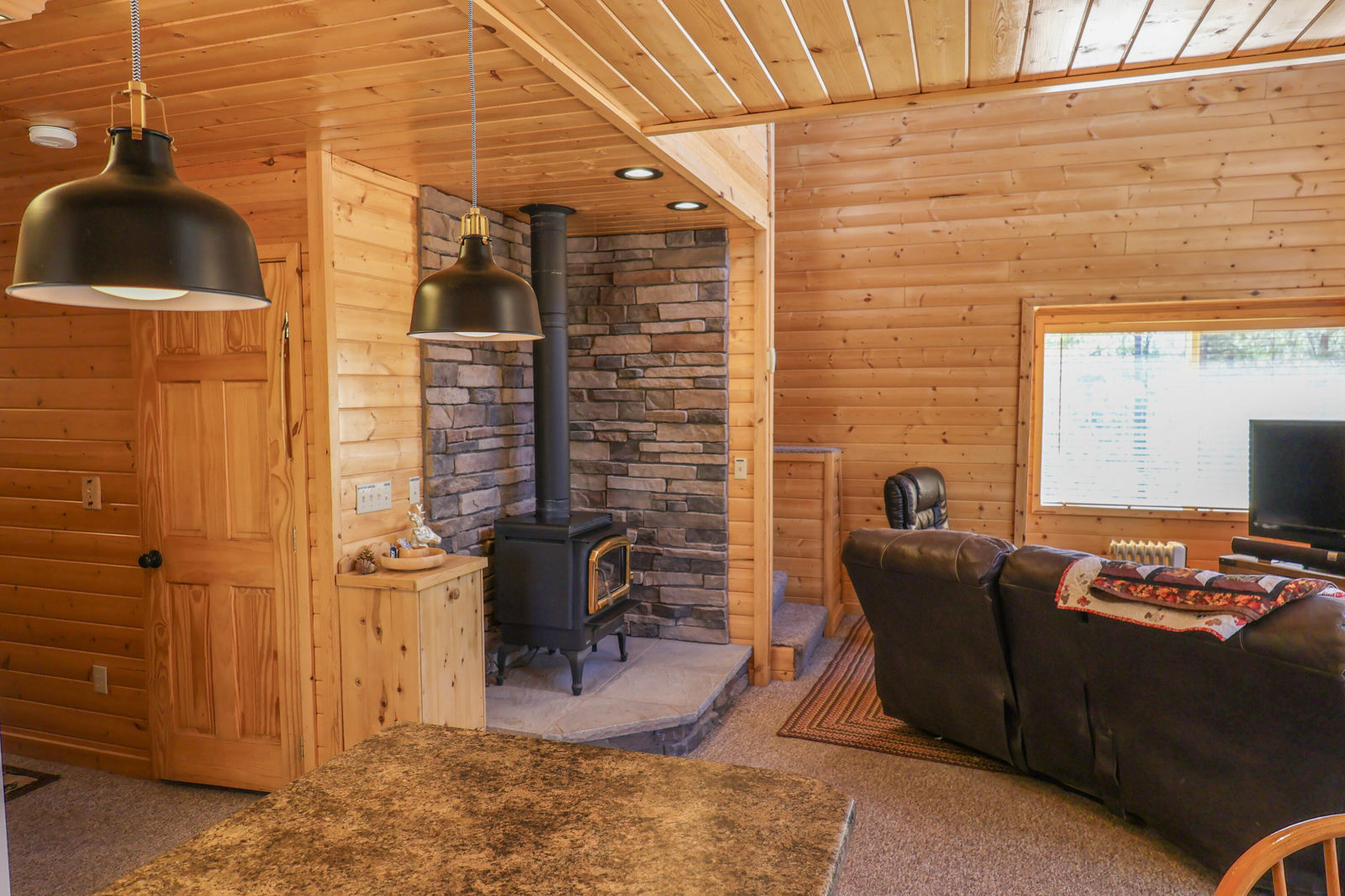 865 N Pine Knoll Loop, Duck Creek Village, photo 4 of 53