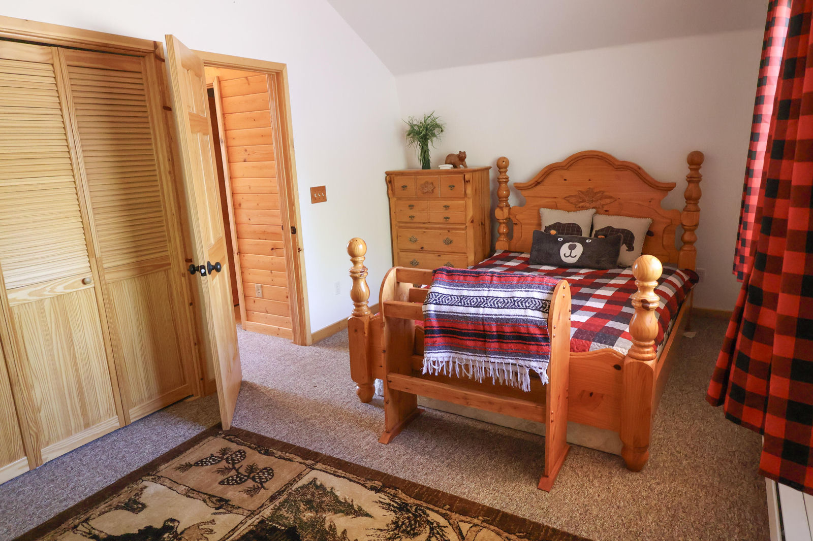 865 N Pine Knoll Loop, Duck Creek Village, photo 14 of 53