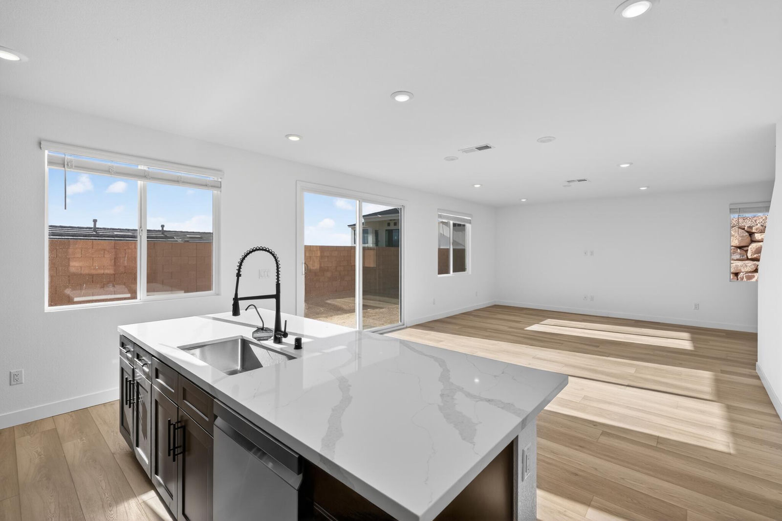 665 S Cecita Way, St George, photo 13 of 31