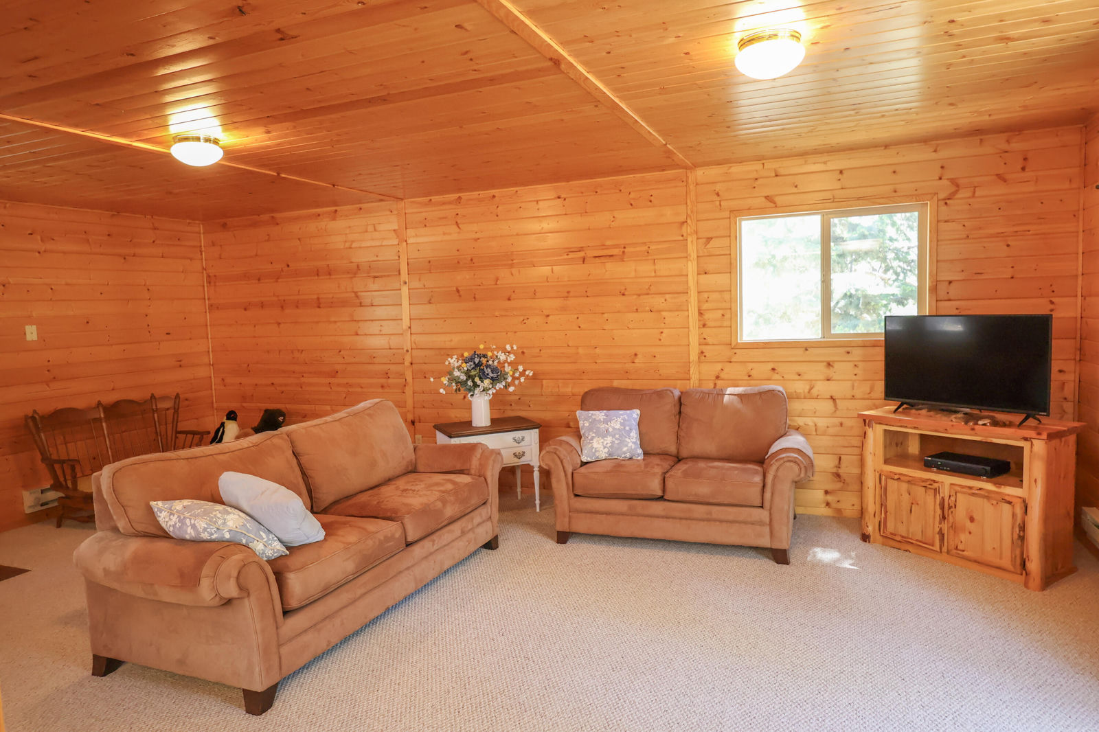 3350 E Hilton Trail, Duck Creek Village, photo 8 of 26