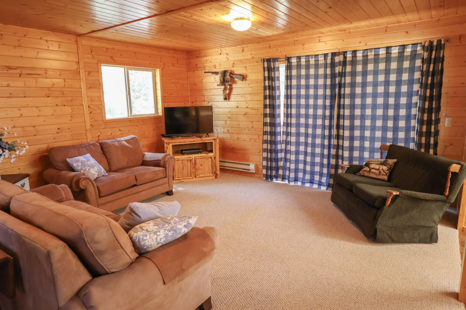 3350 E Hilton Trail, Duck Creek Village, photo 9 of 26